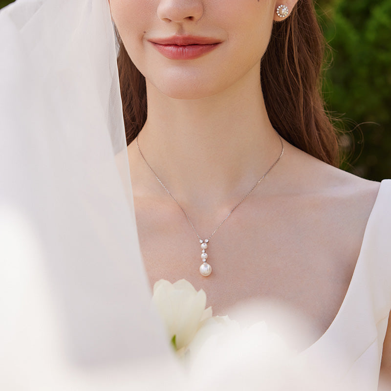 1920s' COLLECTION Saltwater Pearl 18K White Gold Diamond Muse Necklace