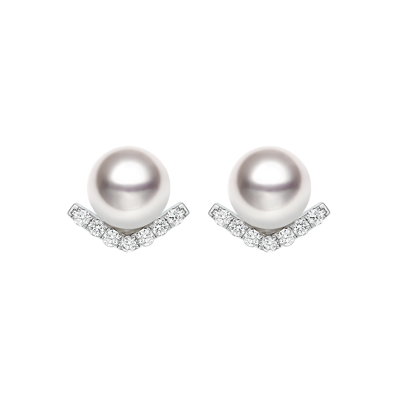 Minimal Elegance 14 Karat Gold Akoya White Pearl Earring