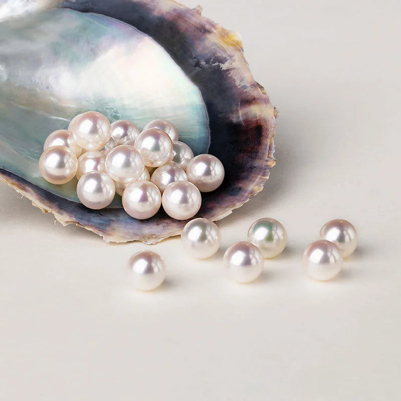 The Most Unique Quality of Saltwater Pearls: Luster HELAS Jewelry