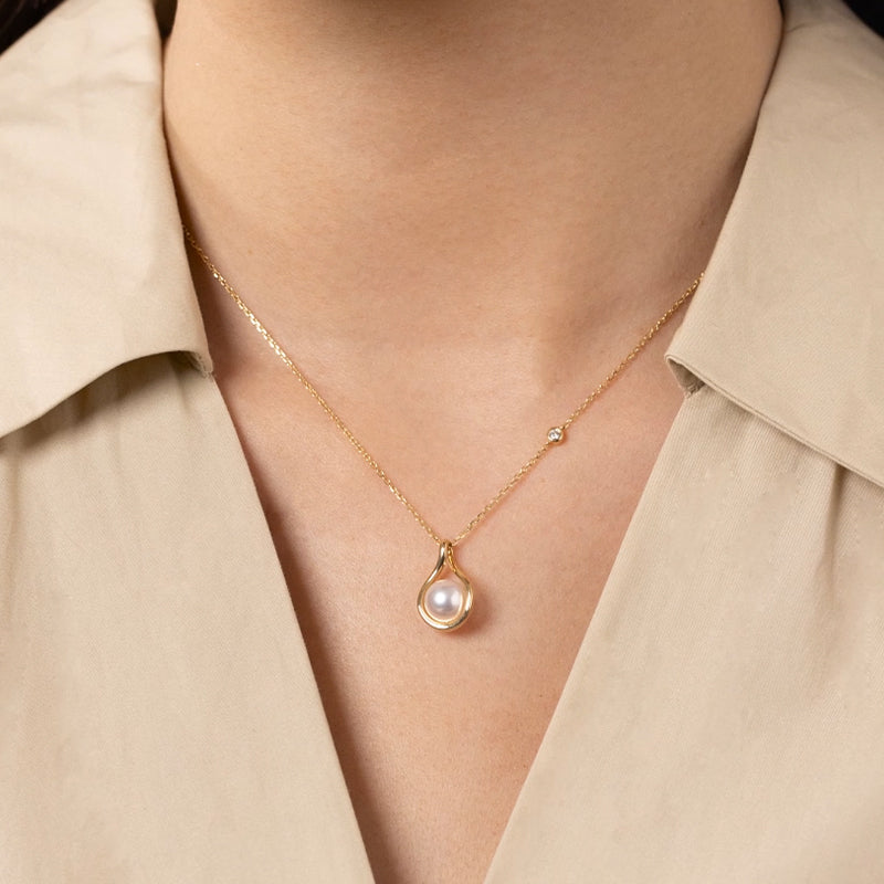 Akoya Pearl 18K Gold Teardrop Pendant Necklace