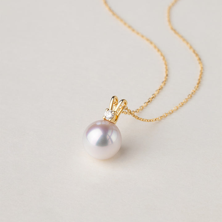 Akoya Saltwater Pearl 18K Gold Diamond Victory Sign Necklace