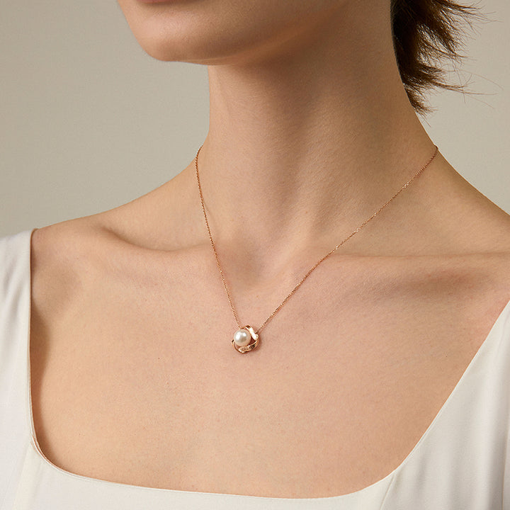 Akoya Pearl 18k Gold Camellia Design Necklace