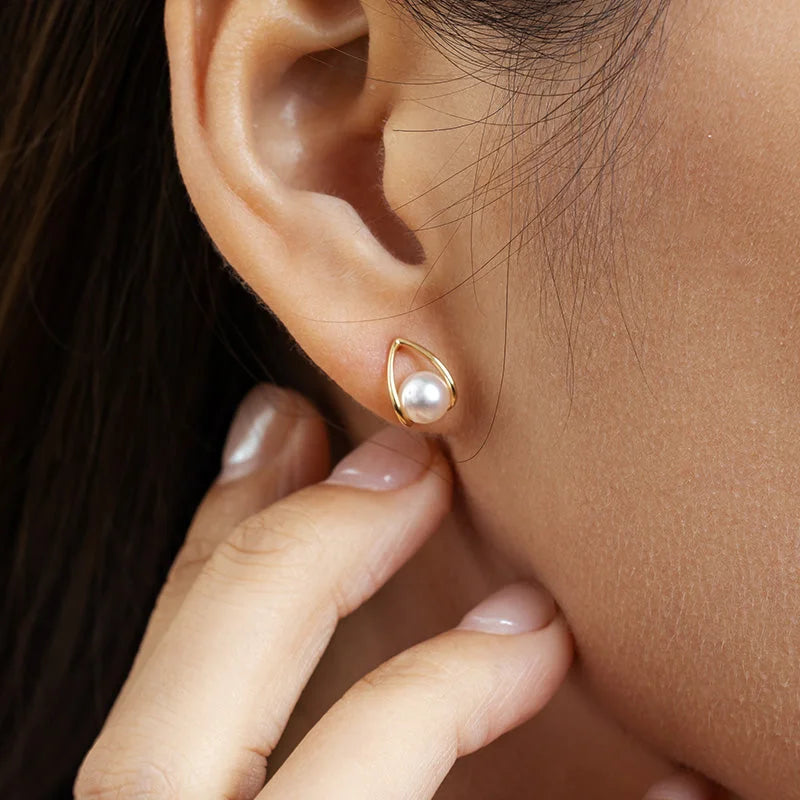 BASIC COLLECTION Akoya Pearl 18K Gold Minimalist Triangle Earrings BASIC COLLECTION Akoya Pearl 18K Gold Minimalist Triangle Earrings BASIC COLLECTION
