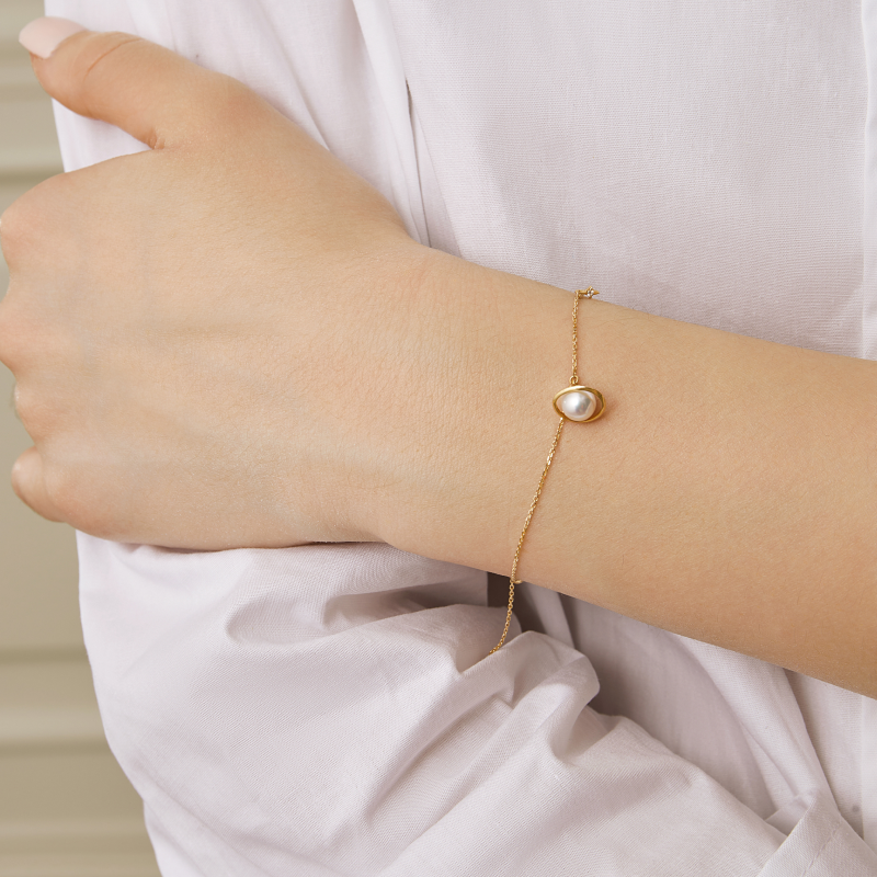 Akoya Pearl 18K Gold Diamond Planet Bracelet