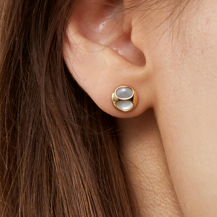 18K Gold Mother-of-Pearl Imprint H Gold Surround Studs