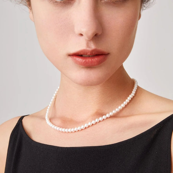 HIGH-END JEWELRY High-gloss Baby Akoya Sophisticated Elegant Beaded Necklace HIGH-END JEWELRY High-gloss Baby Akoya Sophisticated Elegant Beaded Necklace HIGH-END JEWELRY