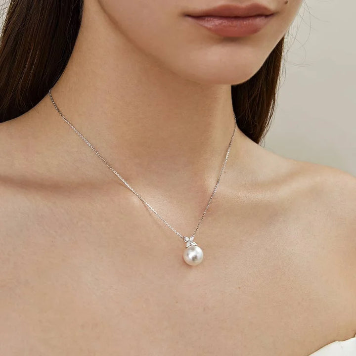 LOVE GROWS COLLECTION Akoya Pearl 18K White Gold White Flower Diamonds Necklace LOVE GROWS COLLECTION Akoya Pearl 18K White Gold White Flower Diamonds Necklace LOVE GROWS COLLECTION