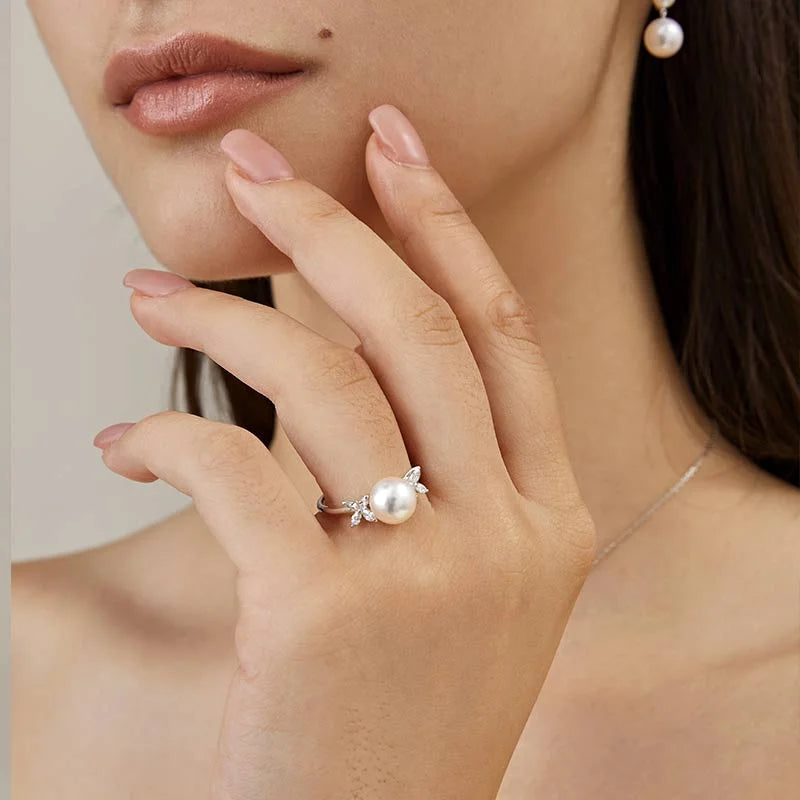 LOVE GROWS COLLECTION Akoya Pearl 18K White Gold White Flower Diamonds Ring LOVE GROWS COLLECTION Akoya Pearl 18K White Gold White Flower Diamonds Ring LOVE GROWS COLLECTION