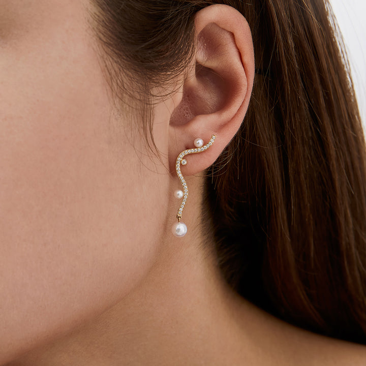 Akoya Pearl 18K Yellow Gold Diamond Basic Streamlining Earring