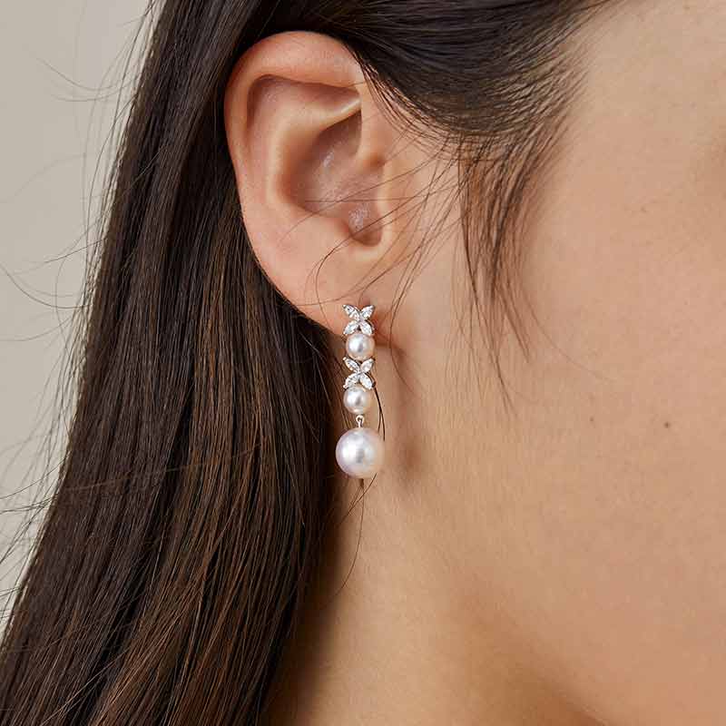Akoya Pearl 18K White Gold Gradient Size Pearl Drop Earrings