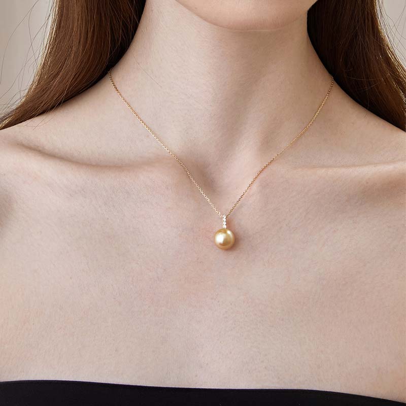 South Sea Golden Pearl 18K Gold 4 Distinct Diamonds Necklace