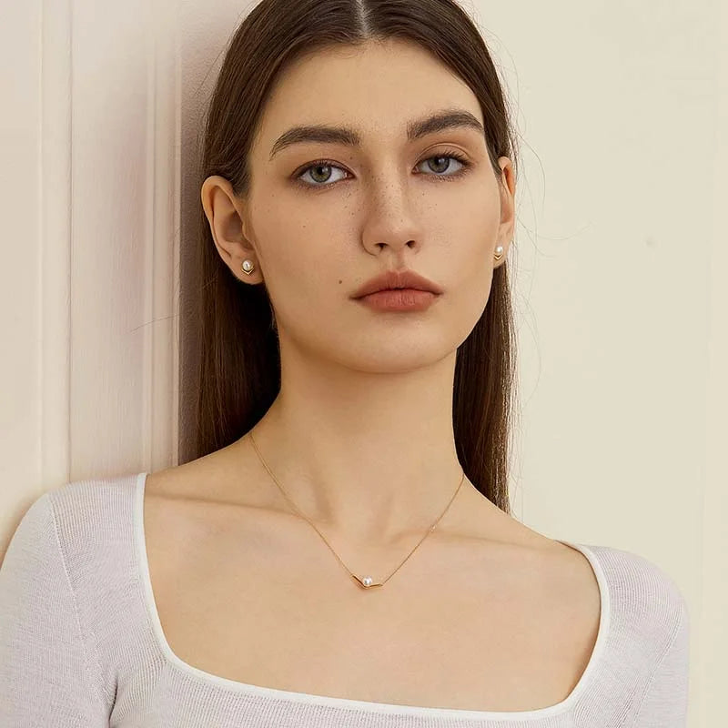 REFLECT COLLECTION Akoya Saltwater Pearl 18K Yellow Gold Diamond V-shape Necklace REFLECT COLLECTION Akoya Saltwater Pearl 18K Yellow Gold Diamond V-shape Necklace REFLECT COLLECTION