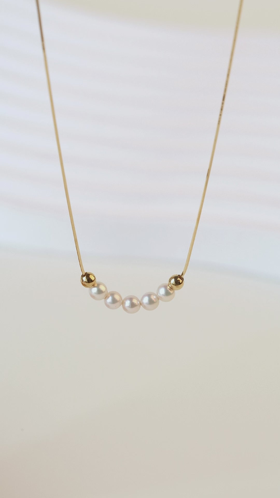 Akoya 18k Yellow Gold Baby's Breath Smile Necklace
