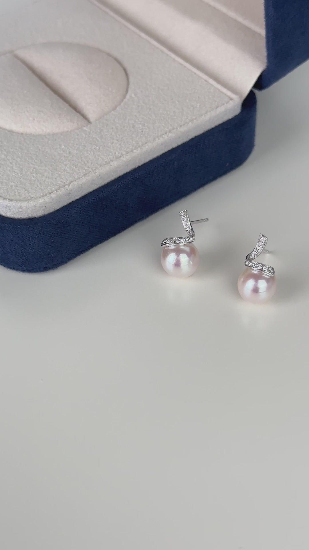 Akoya Pearl 18K White Gold Classic Wave Stud Diamonds Earrings