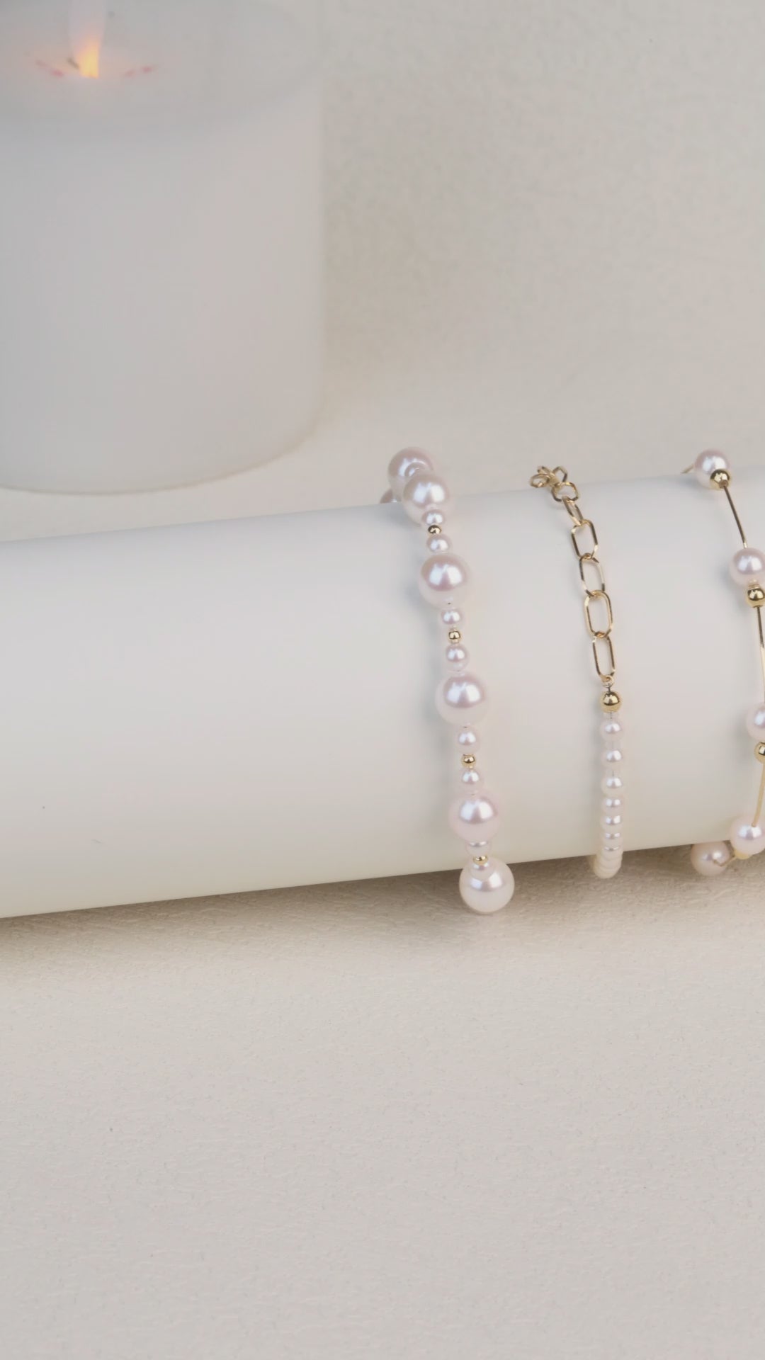 Akoya Pearls 18k Gold Baby's Breath Herringbone Chain Bracelet