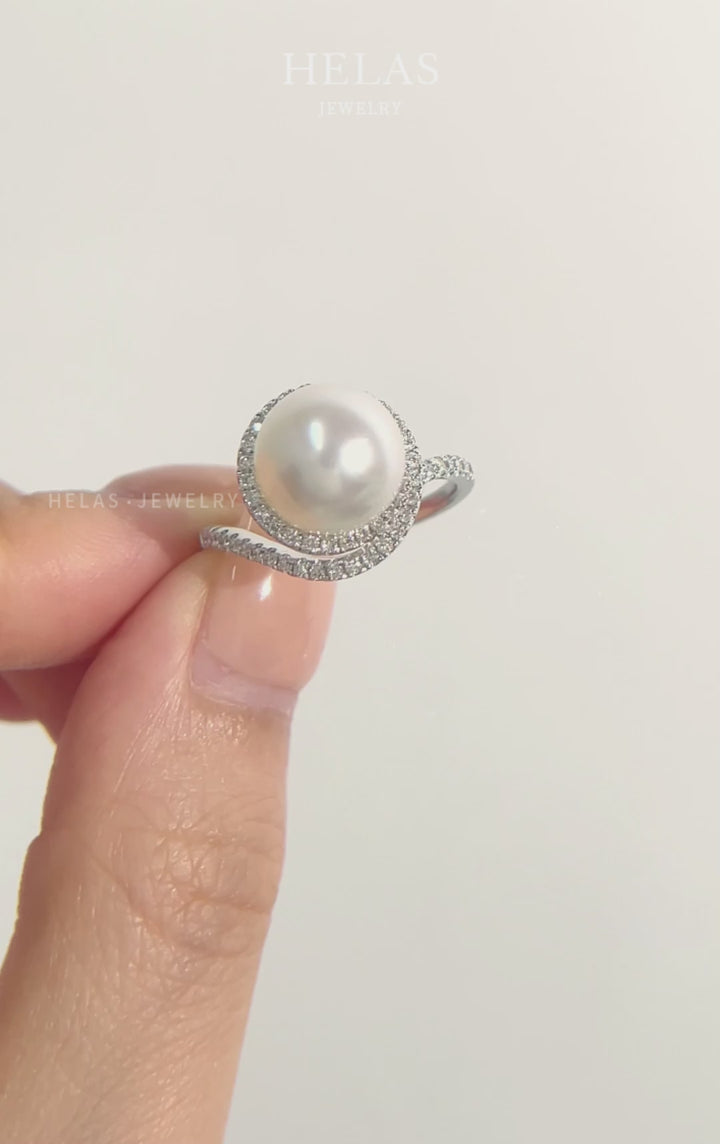South Sea Pearl 18k Gold Diamond-Encrusted Haute Jewelry Ring