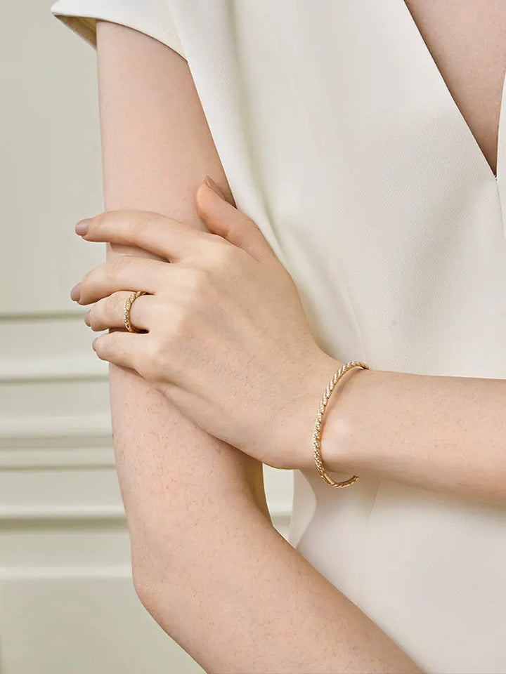 LINKS COLLECTION 18K Gold Diamond Fashion Bangle - HELAS Jewelry