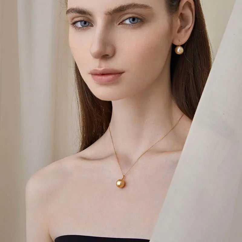 MOMENT COLLECTION South Sea Golden Pearl 18K Gold Elegant Design Necklace