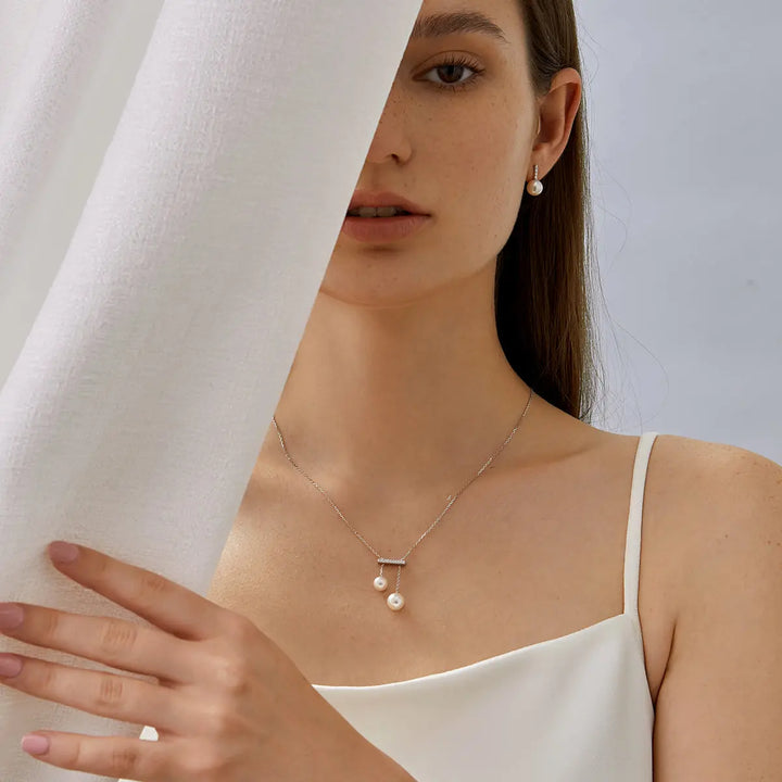MELODY COLLECTION Akoya Saltwater Pearl 18K Gold Asymmetric Balance Beam Diamond Necklace - HELAS Jewelry